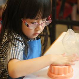 LEARN THROUGH PLAY AT THE 2016 MID – AUTUMN FESTIVAL