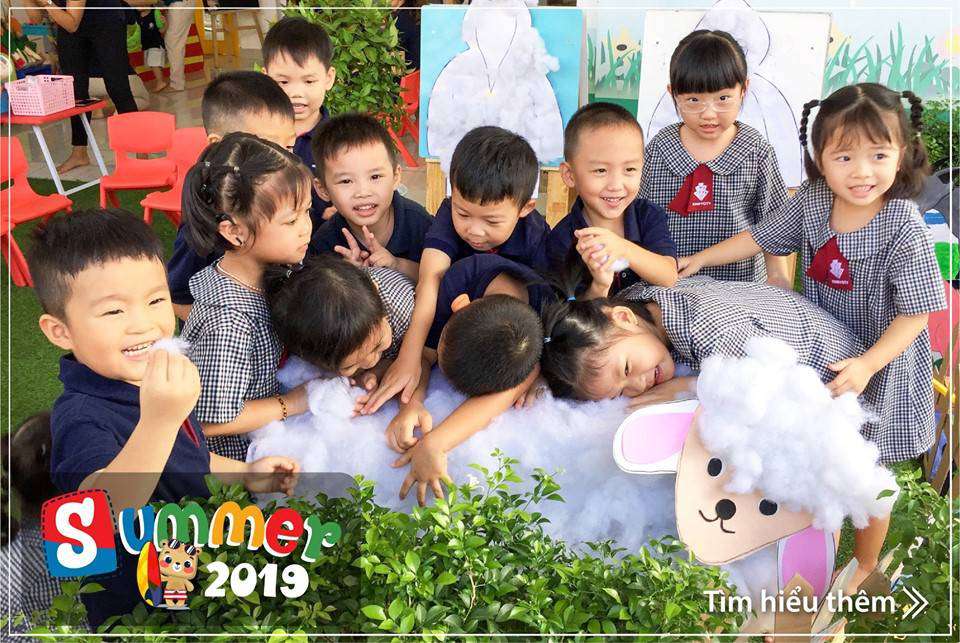 be duoc gap nguoi tuyet giua mua he