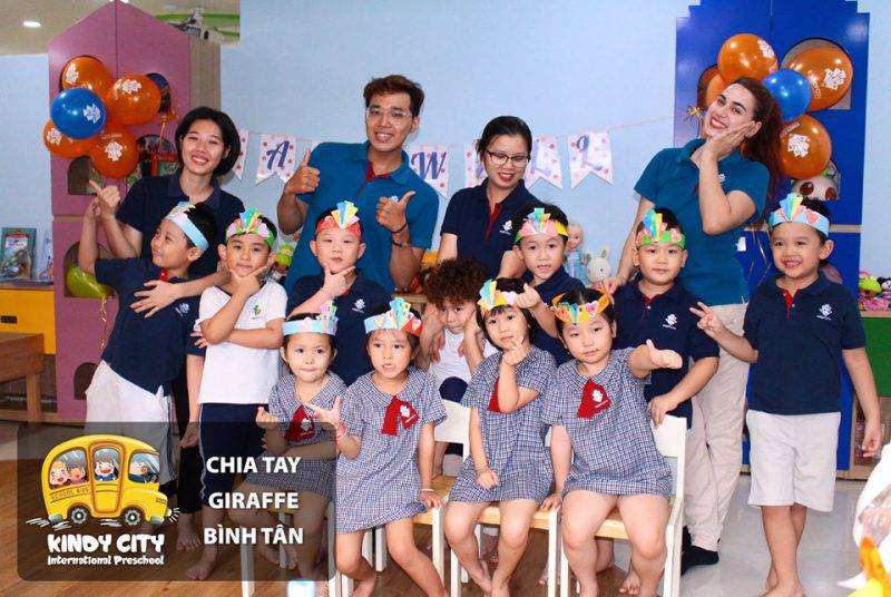 tiec chia tay giraffe soi dong o binh tan 01