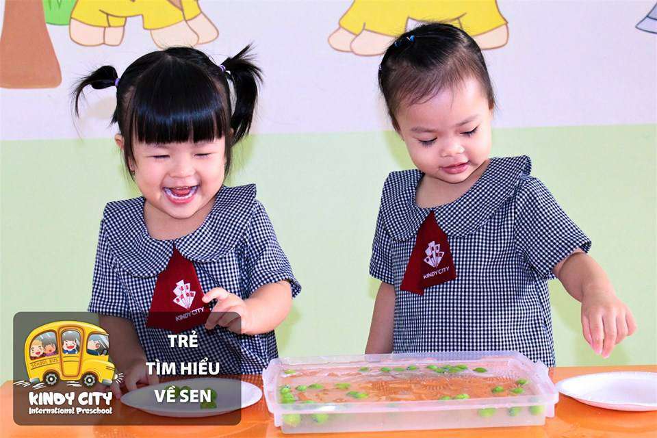 tre hoc qua choi tai the gioi cua sen hinh 01