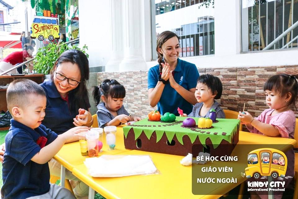 GIỜ HỌC “FRUITS” SÔI NỔI VỚI GIÁO VIÊN NƯỚC NGOÀI 01