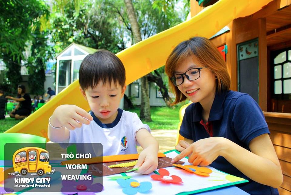 LỒNG GHÉP NHIỀU KỸ NĂNG QUA TRÒ “WORM WEAVING” HÌNH 01