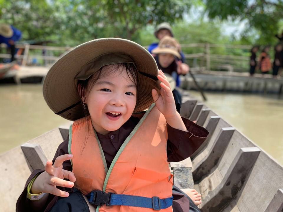 truong-mam-non-quoc-te-tre-sam-vai-nong-dan-tai-nong-trai-happy-farm
