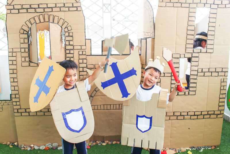 Trẻ đóng kịch giải cứu công chúa tại Kindy City
