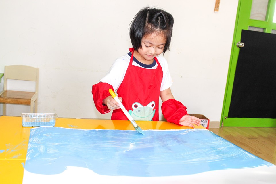 Bức trang từ vật dụng tái chế của học sinh Kindy City