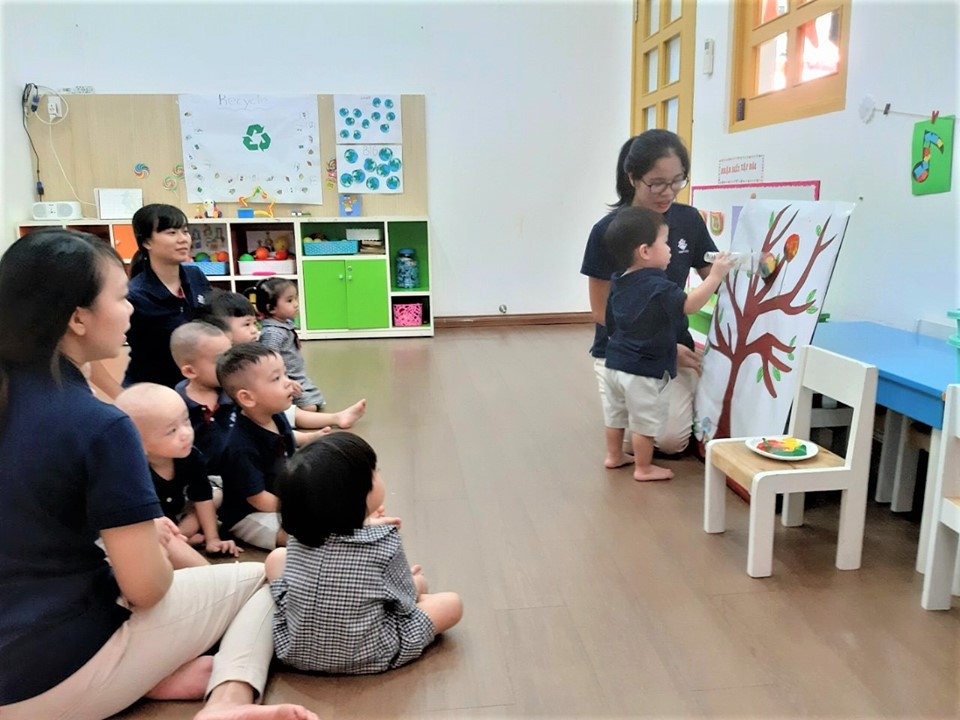Bài học phân loại rác muốn dạy cho trẻ về ý niệm bảo vệ môi trường