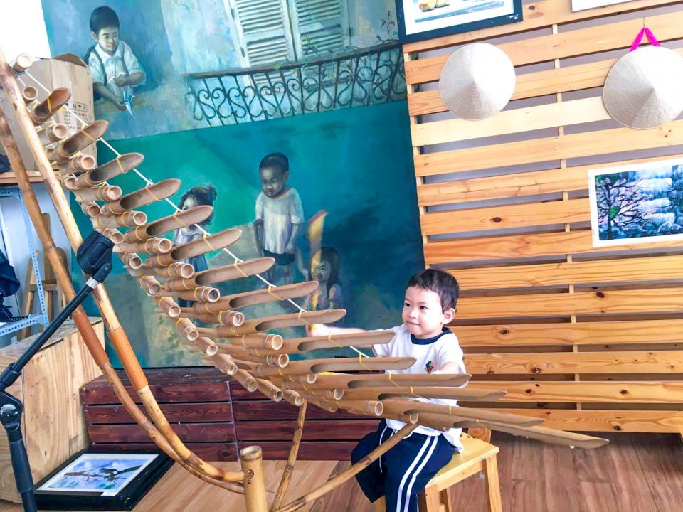 Khi con các nghệ sĩ tập làm ... nghệ sĩ
