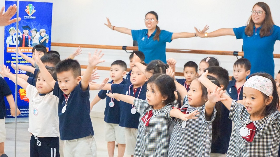 Cư dân thành phố tuổi thơ tại Erato