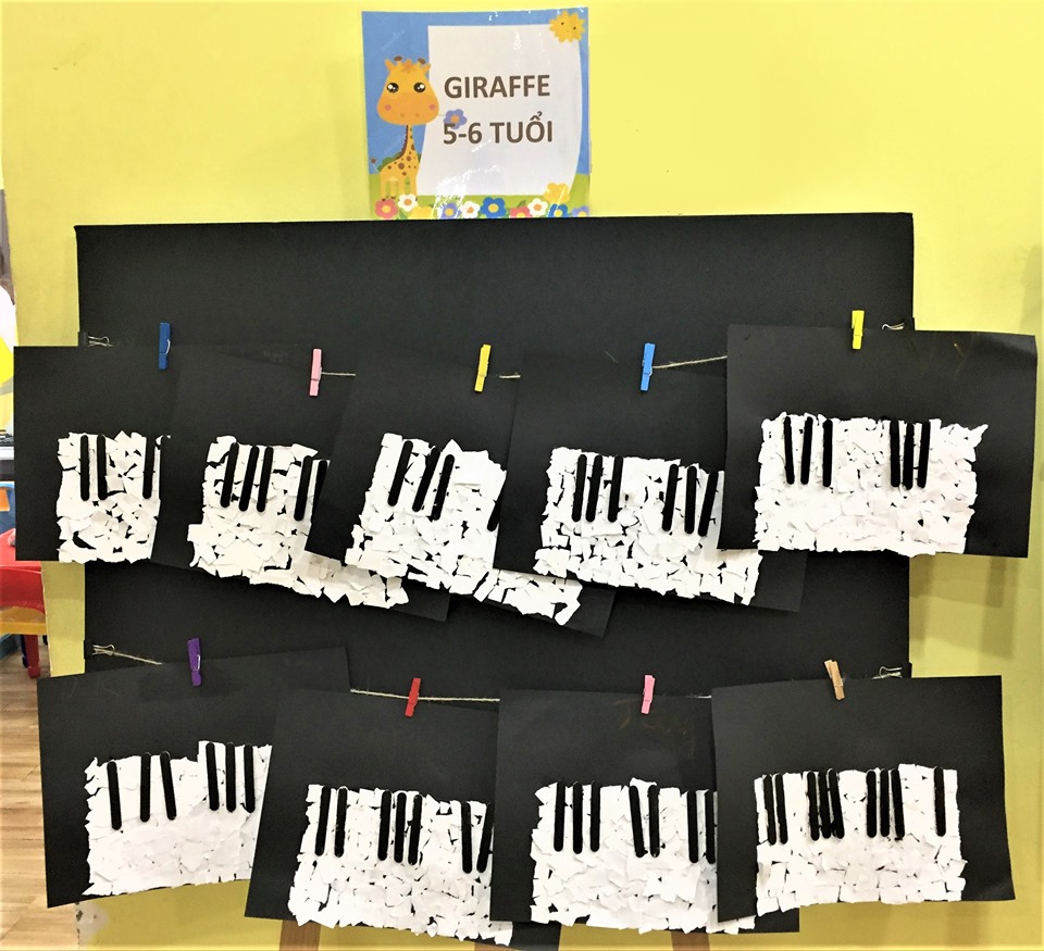 Bé tham gia hoạt động âm nhạc tại Kindy City