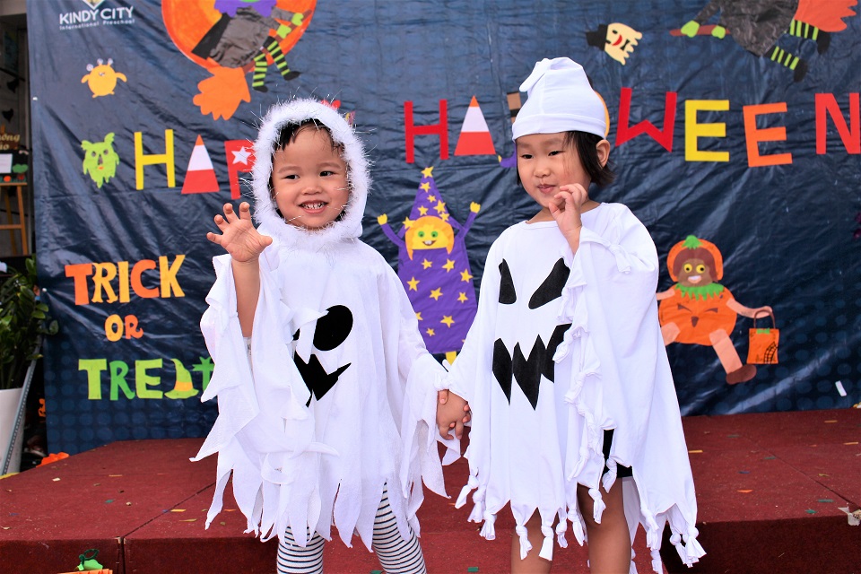 Học sinh Kindy City hóa tráng trong dịp Halloween Học sinh Kindy City hóa tráng trong dịp Halloween
