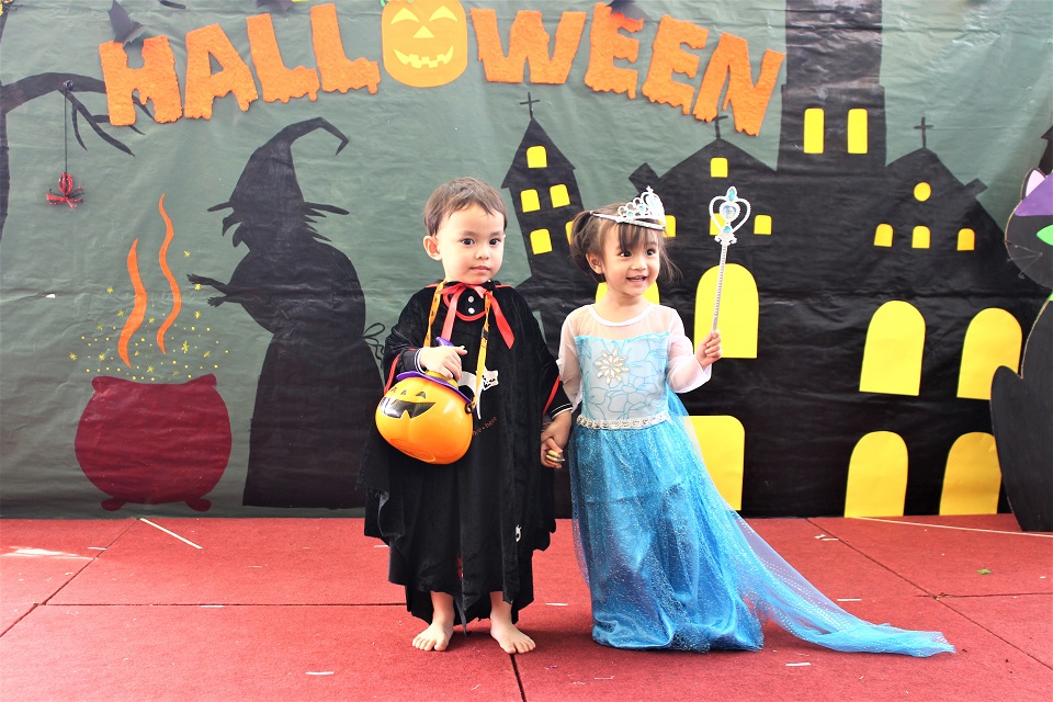 Học sinh Kindy City hóa tráng trong dịp Halloween Học sinh Kindy City hóa tráng trong dịp Halloween