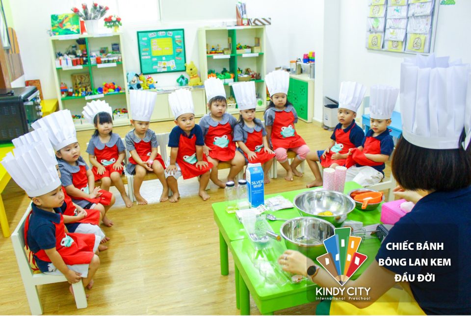 Chiếc bánh bông lan kem đầu đời