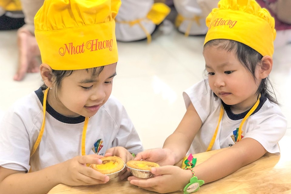 Trải nghiệm thú vị tại tiệm bánh Nhất Hương.