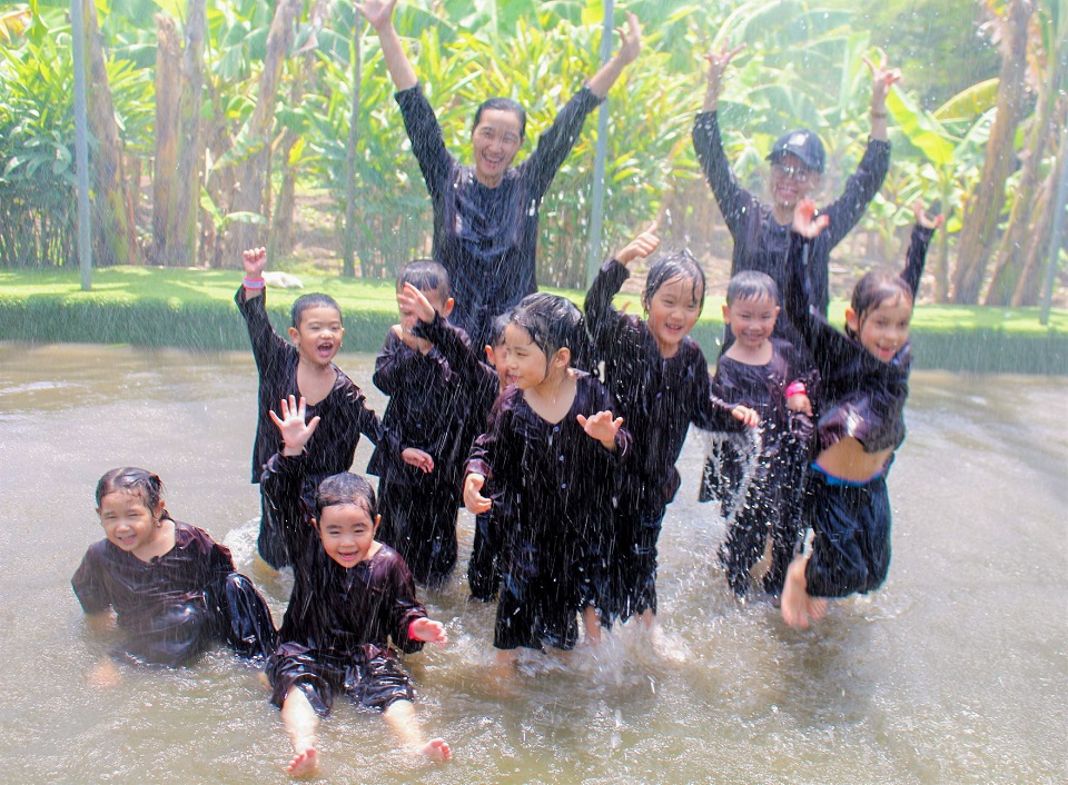 Sắc màu rực rỡ của mùa lễ hội Sắc màu rực rỡ của mùa lễ hội