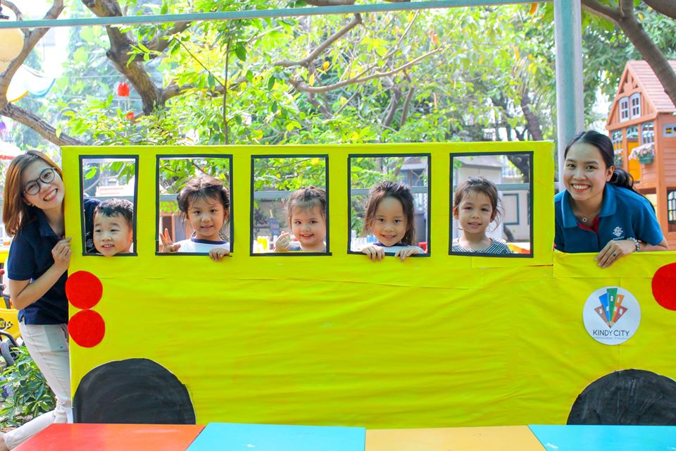 School Bus Picture Frames Craft