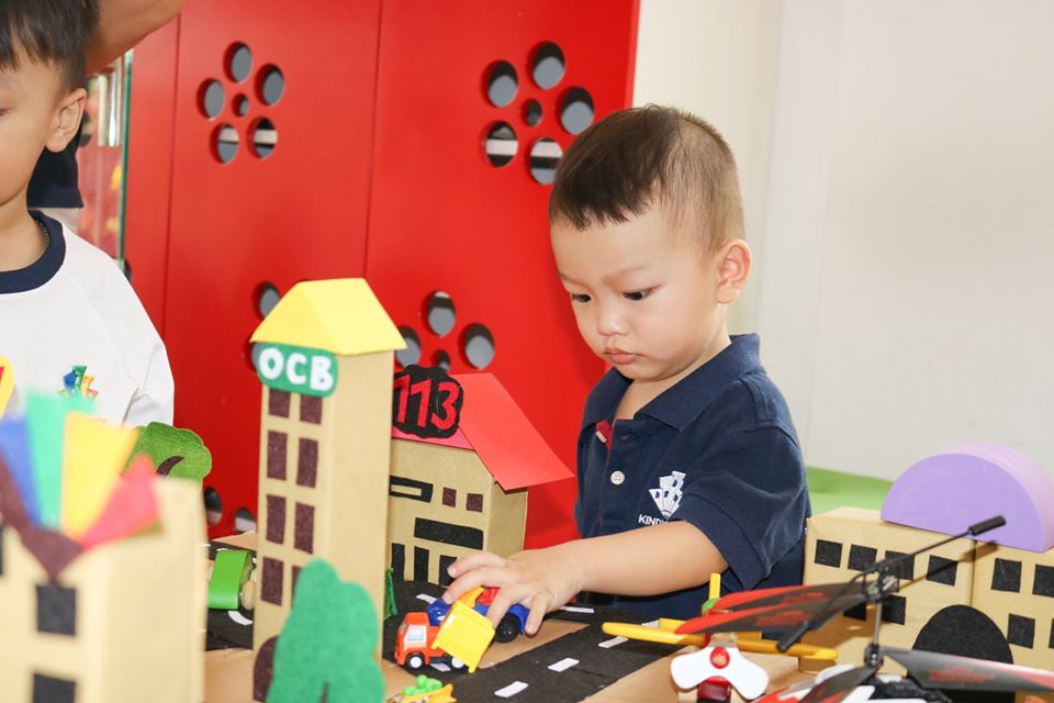 Thú vị nhất có lẽ là hệ thống giao thông đồ sộ với những con đường, hàng cây được sắp xếp rất thực tế.