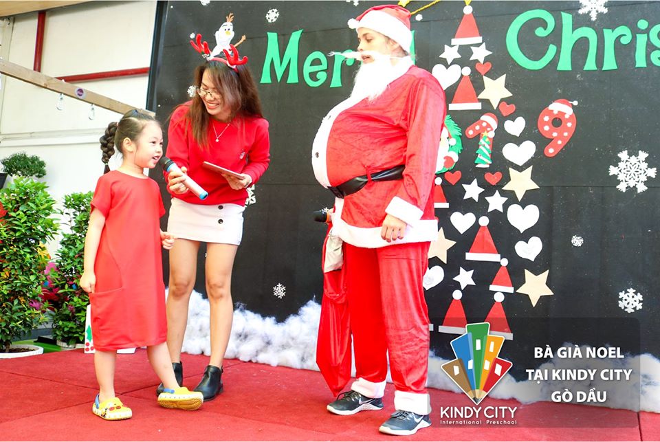 Bà già NOEL tại trường Mầm non Quốc tế Kindy City Gò Dầu Bà già NOEL tại Kindy City Gò Dầu