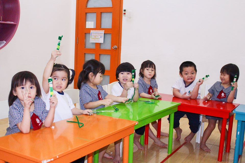Học sinh KINDY CITY Bình Tân đã có được những món quà Giáng sinh tiết kiệm, ý nghĩa