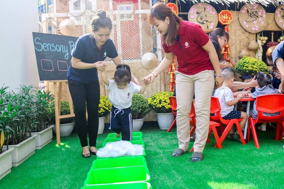 Phát triển kỹ năng thăng bằng cùng "SENSORY BOX"