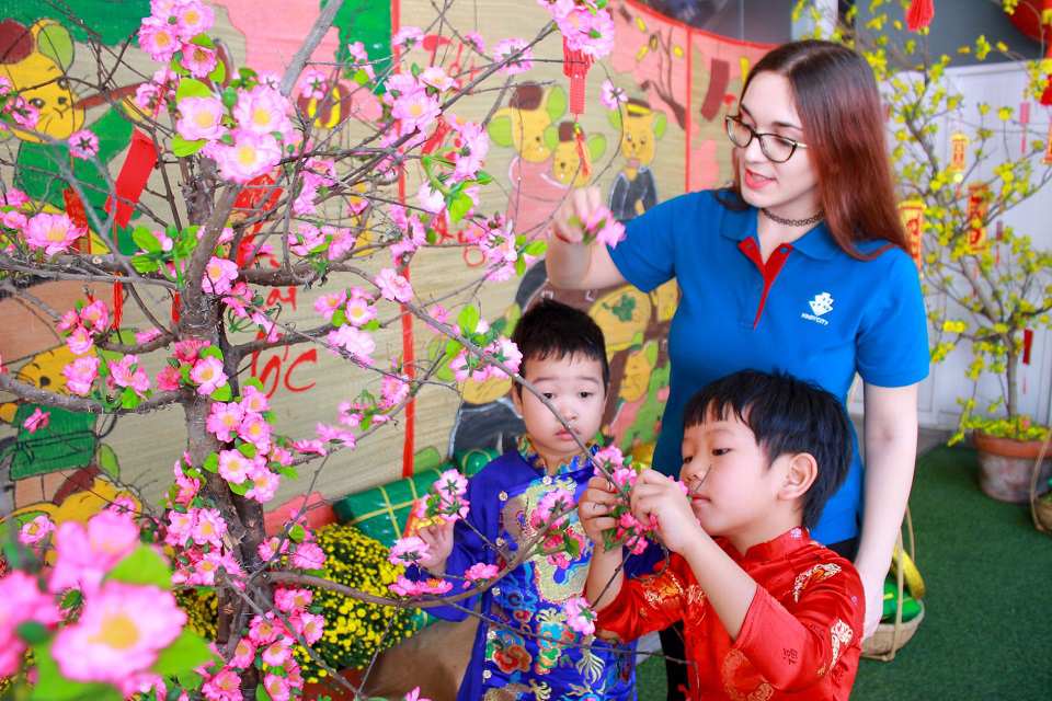 Trẻ học gì qua lễ hội Tết cổ truyền ở Kindy City