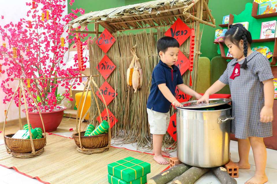 Trẻ học gì qua lễ hội Tết cổ truyền ở Kindy City