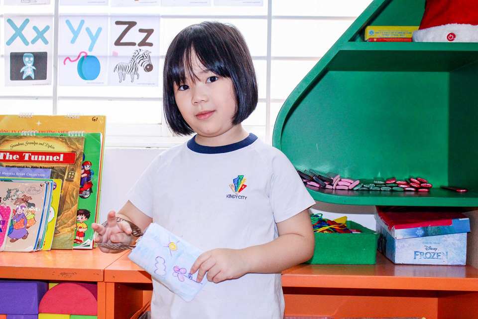 Học sinh trường Mầm non Quốc tế Kindy City tái chế và tái sử dụng