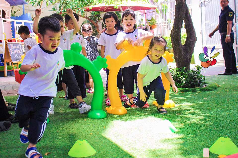 Trẻ tăng khả năng vận động thô