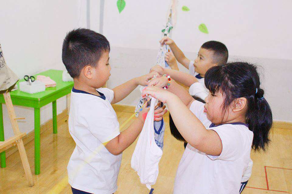 truong-mam-non-quoc-te-nhung-tro-choi-tai-nha-giup-be-phat-trien-tri-thong-minh-van-dong