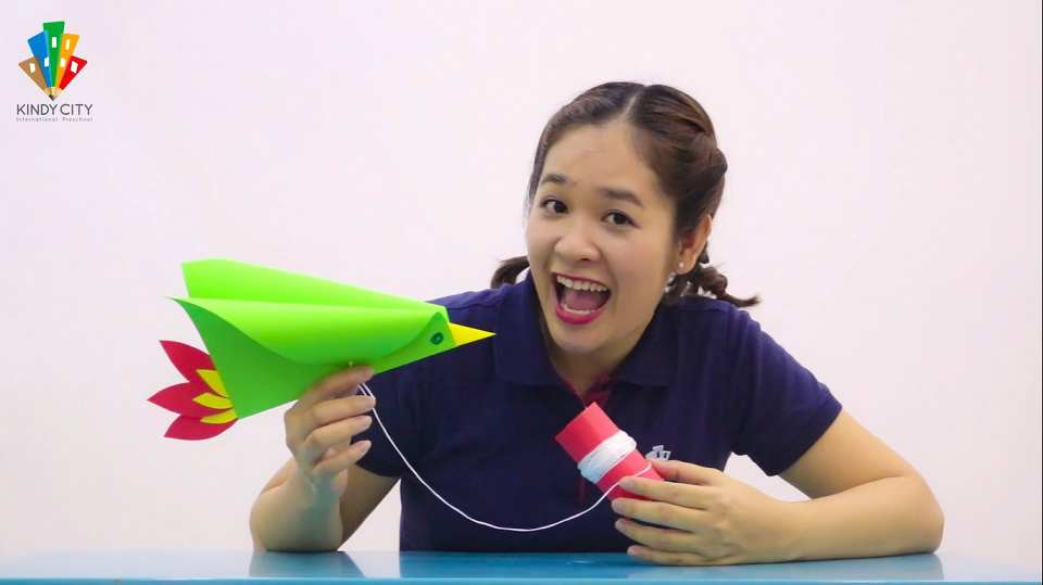 truong-mam-non-quoc-te-lam-canh-dieu-tuoi-tho-voi-co-giao-kindy-city