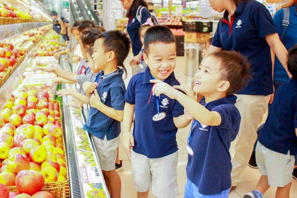 truong-mam-non-quoc-te-day-tre-mua-sam-thong-minh