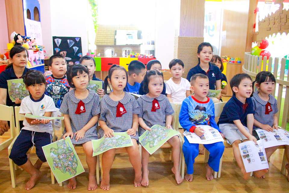 truong-mam-non-quoc-te-be-trai-nghiem-cong-vien-disney-ao-voi-bang-tuong-tac