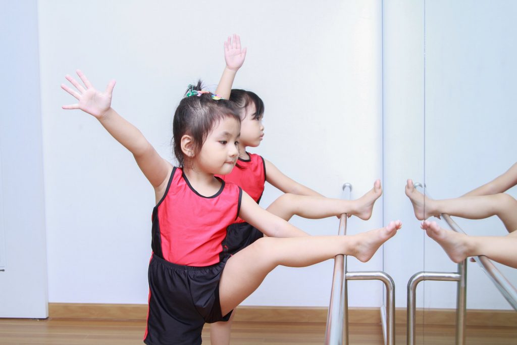 be-thich-thu-voi-bo-mon-aerobics