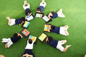 CÁC GAM MÀU CỦA ĐÔI TAY BÉ BỎNG: “SMALL HANDS CHANGE THE WORLD”