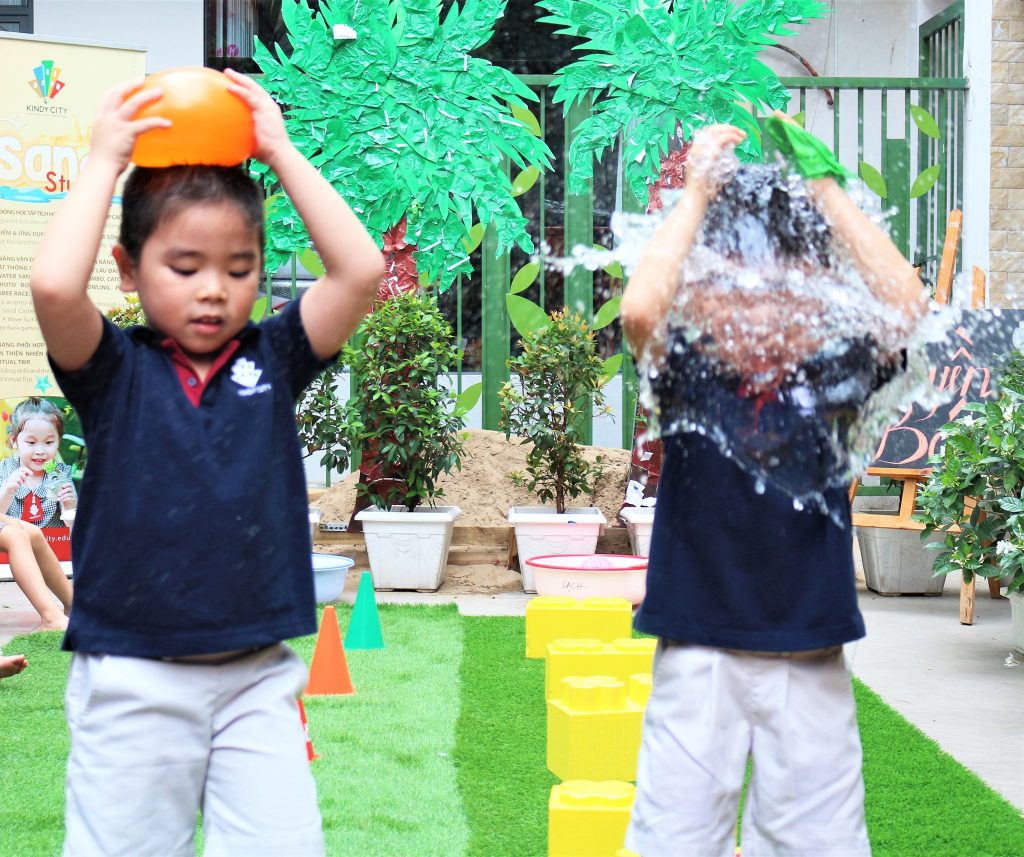 Nhà trường áp dụng các đường hướng Tích cực, Tăng cường và Nâng cao.