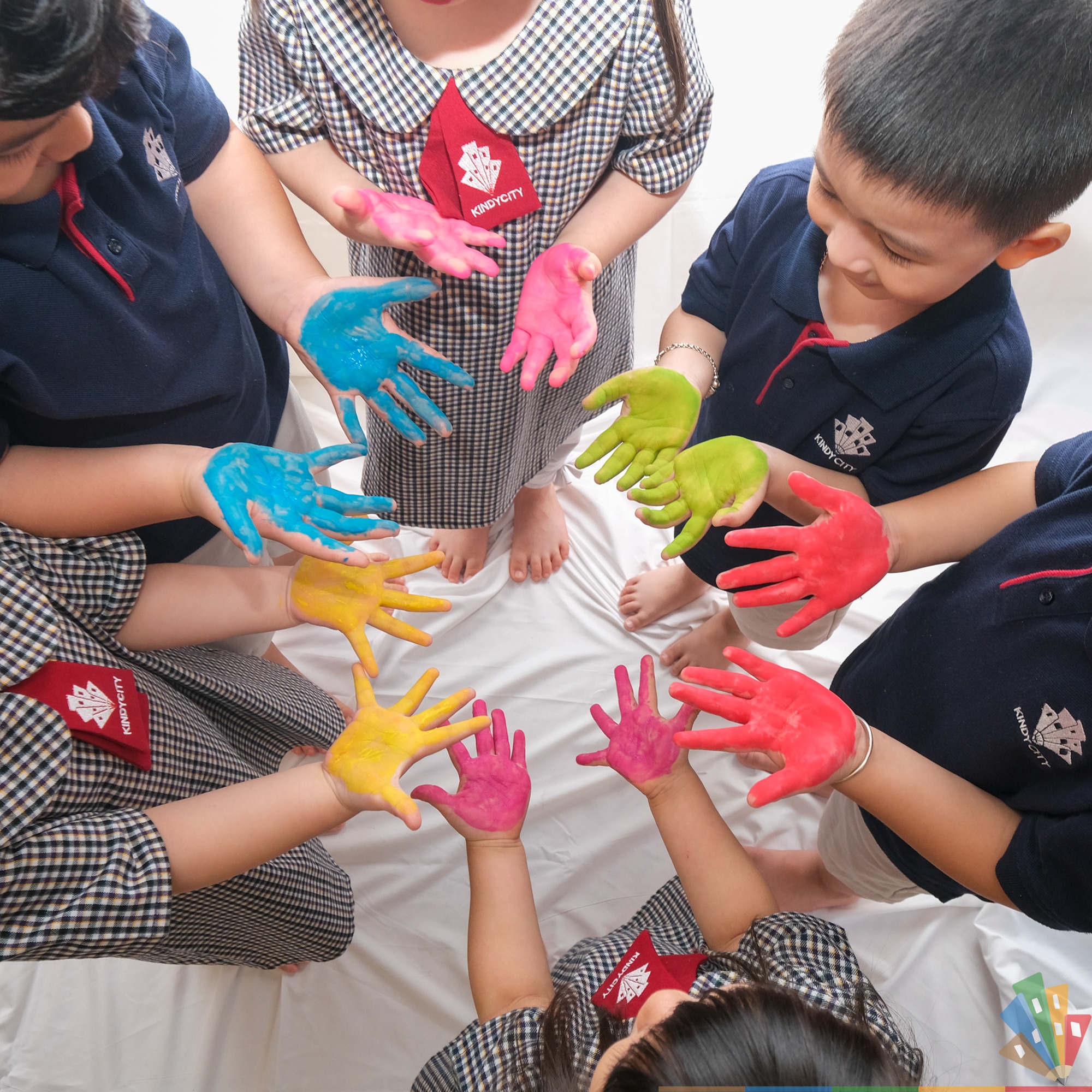 Cơ hội tương tác và học hỏi từ bạn bè